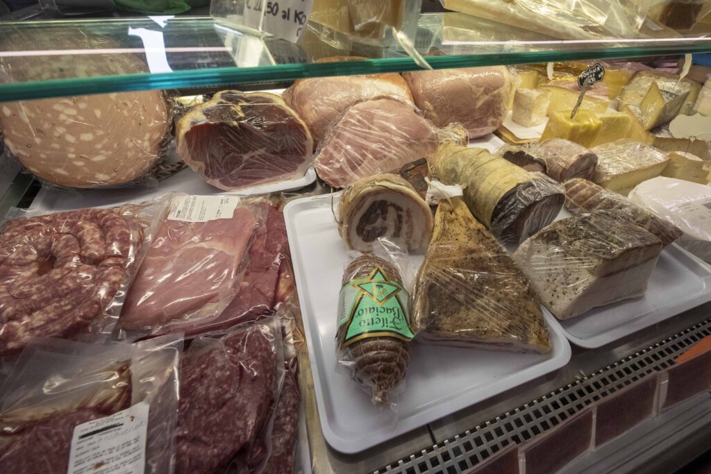 Salumi del territorio al banco